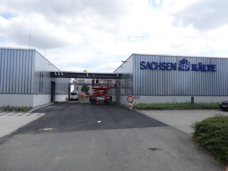 Die beiden Hallen sind mit einem Übergang verbunden. Foto: W. Schenk