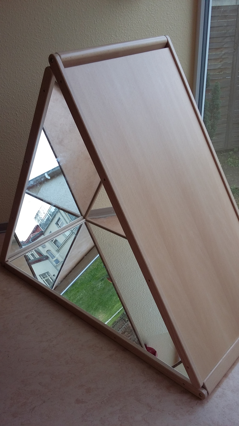 Kita Rehefelder Str 7 spiegelpyramide