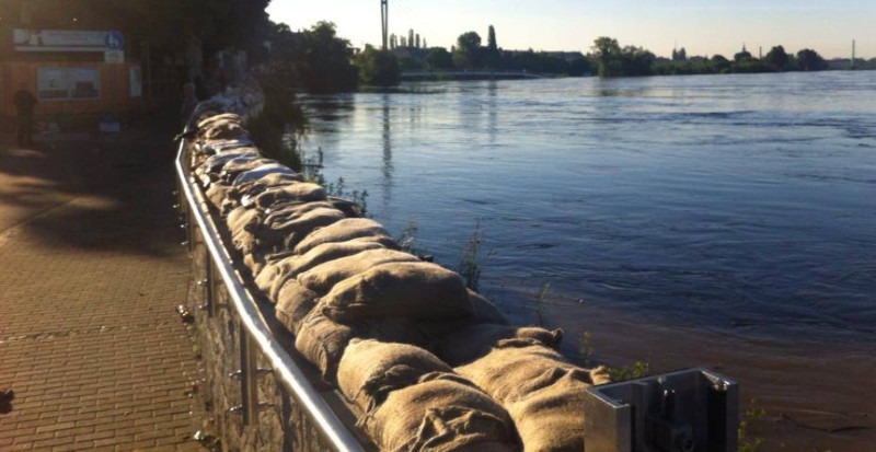 hochwasser-2013-06-05-mauer-saecke