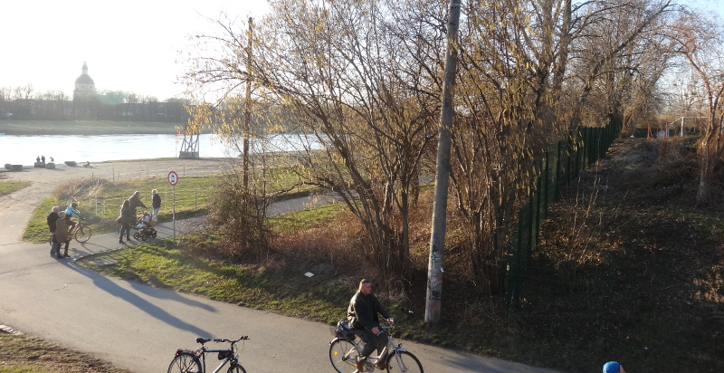 Elberadweg Eisenberger Straße 2702