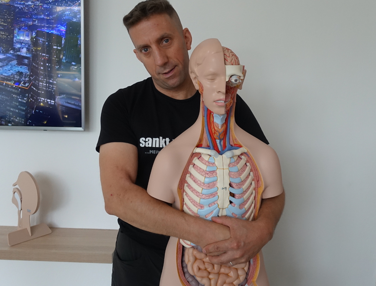 Erste Hilfe Schule Heimlichmethode