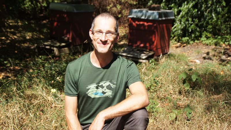 Heiko Tümmler ist seit neun Jahren neben seinem Beruf Imker in Alttrachau