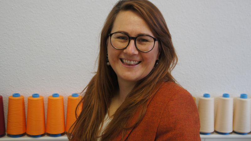 Stephanie Oppitz produziert in ihren Manufkaturen Stoffwindeln und Damenhygieneartikel