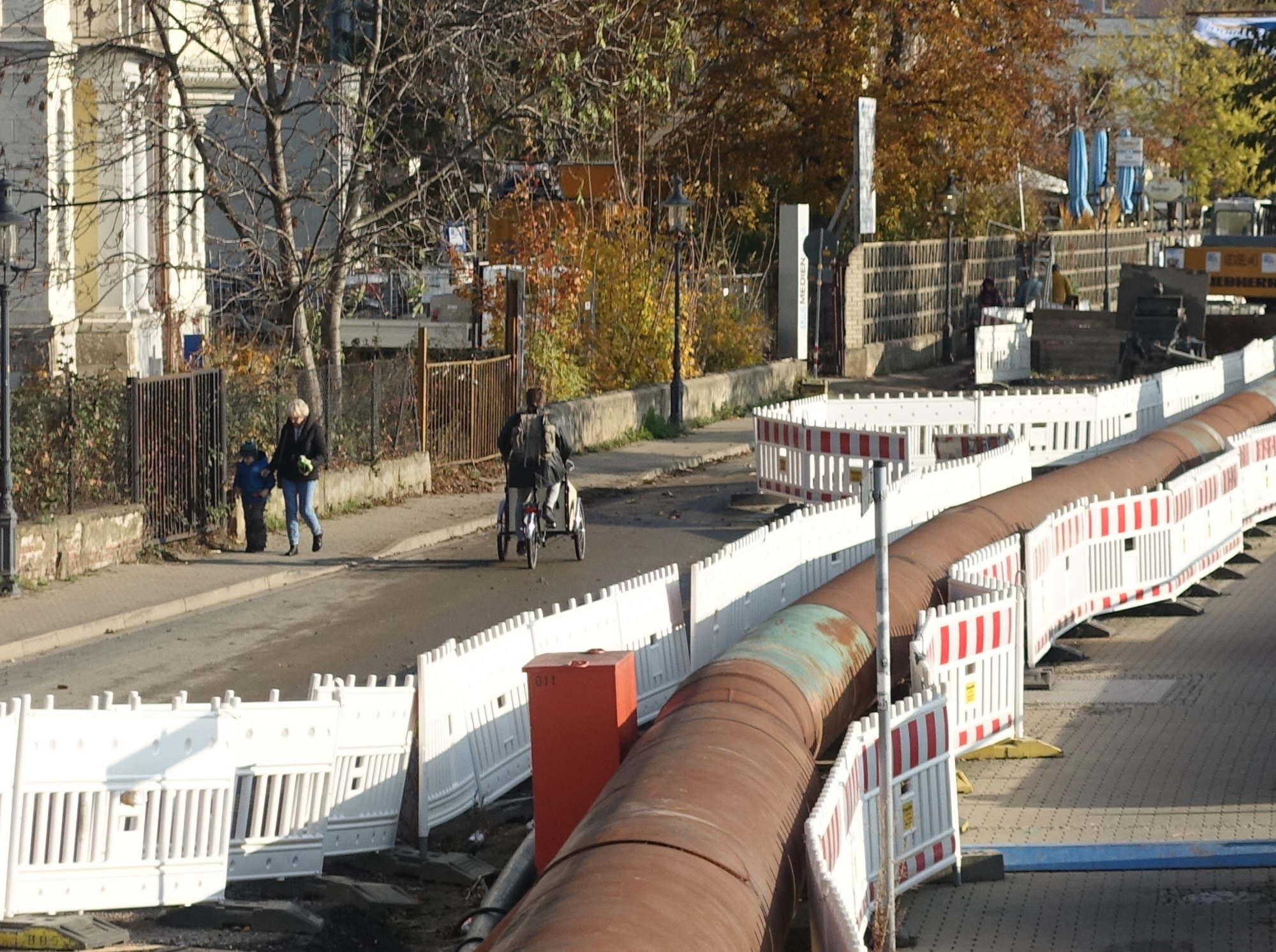 Stadtentwässerung Kötzschenbroder Straße Radfahrer