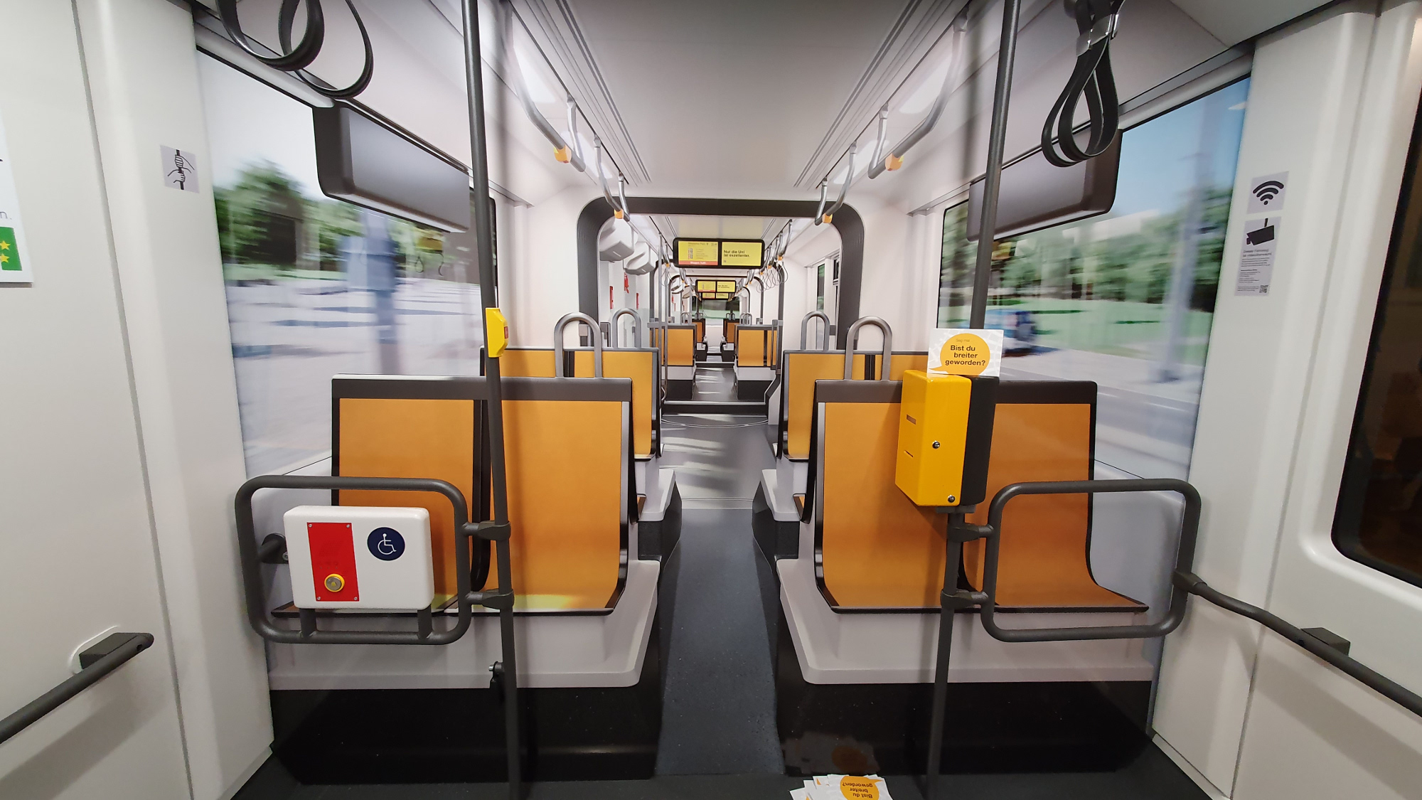 neuer stadtbahnwagen innen
