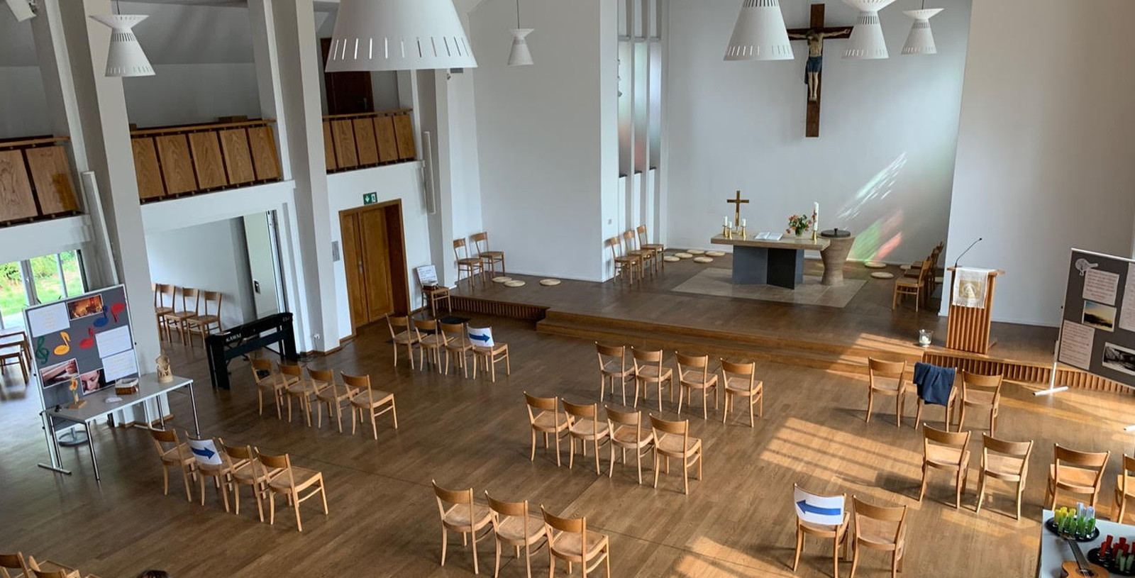 Weinbergkirche Bestuhlung 45