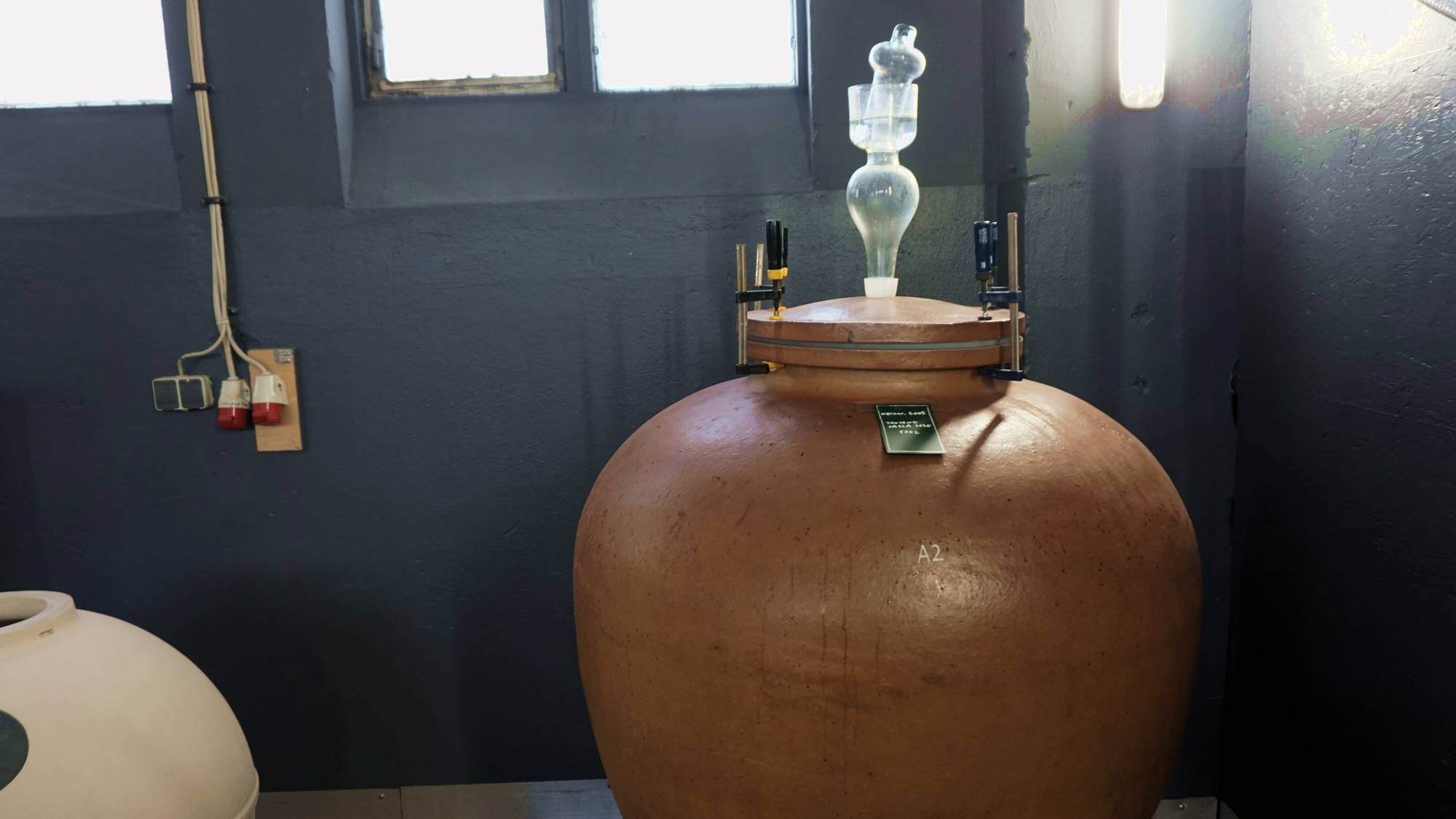 DasÄhnliche Tongefäße werden schon seit den Ursprügne des Weins in Georgien benutzt. Foto: Elisabeth Renneberg