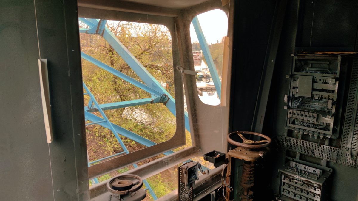 Blick aus dem Kran auf die Elbe