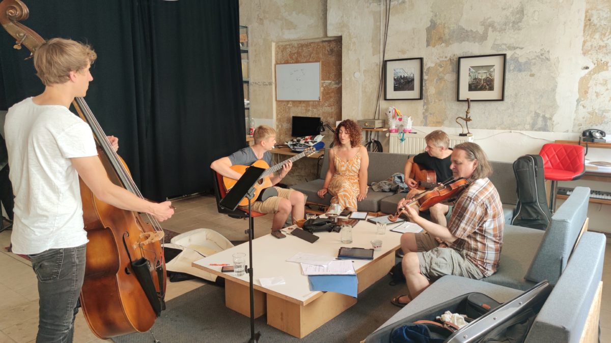 Bandprobe von Caracou - Foto: Maren Kaster