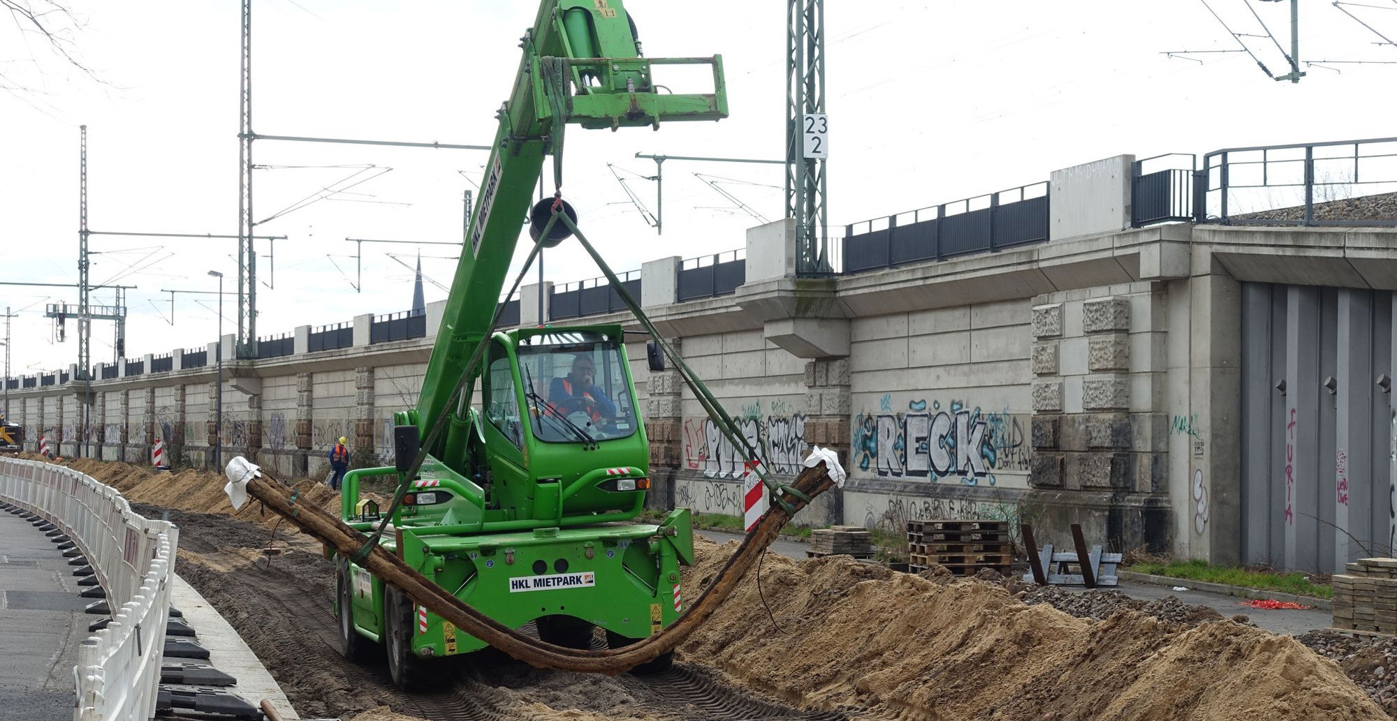 Riesaer Strasse Asphalt Ölkabel