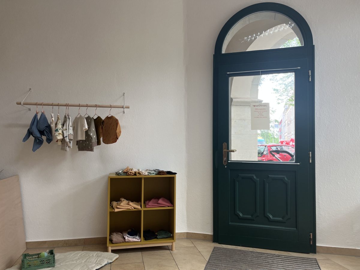 Spielecke und Eingangstür