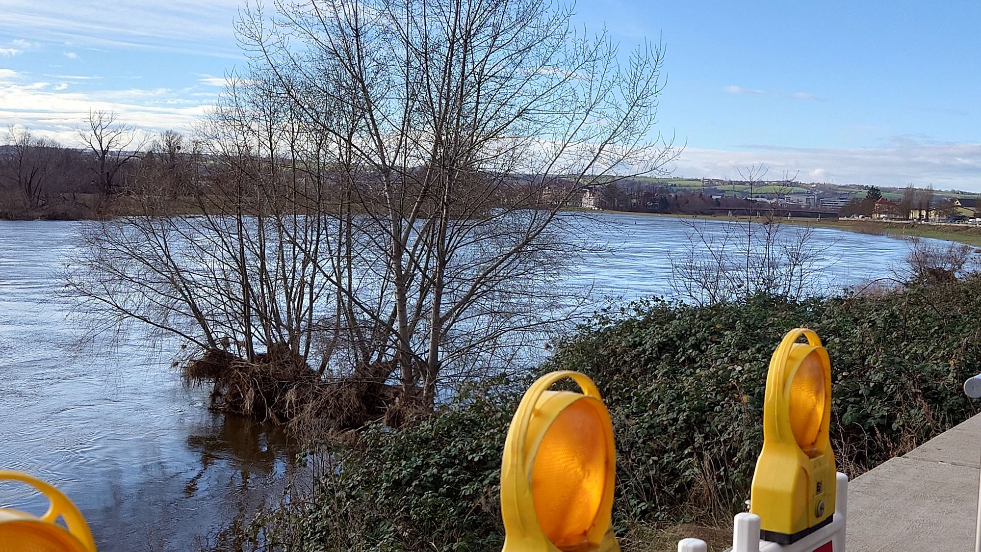 Das Hochwasser geht zurück. Foto: J. Frintert