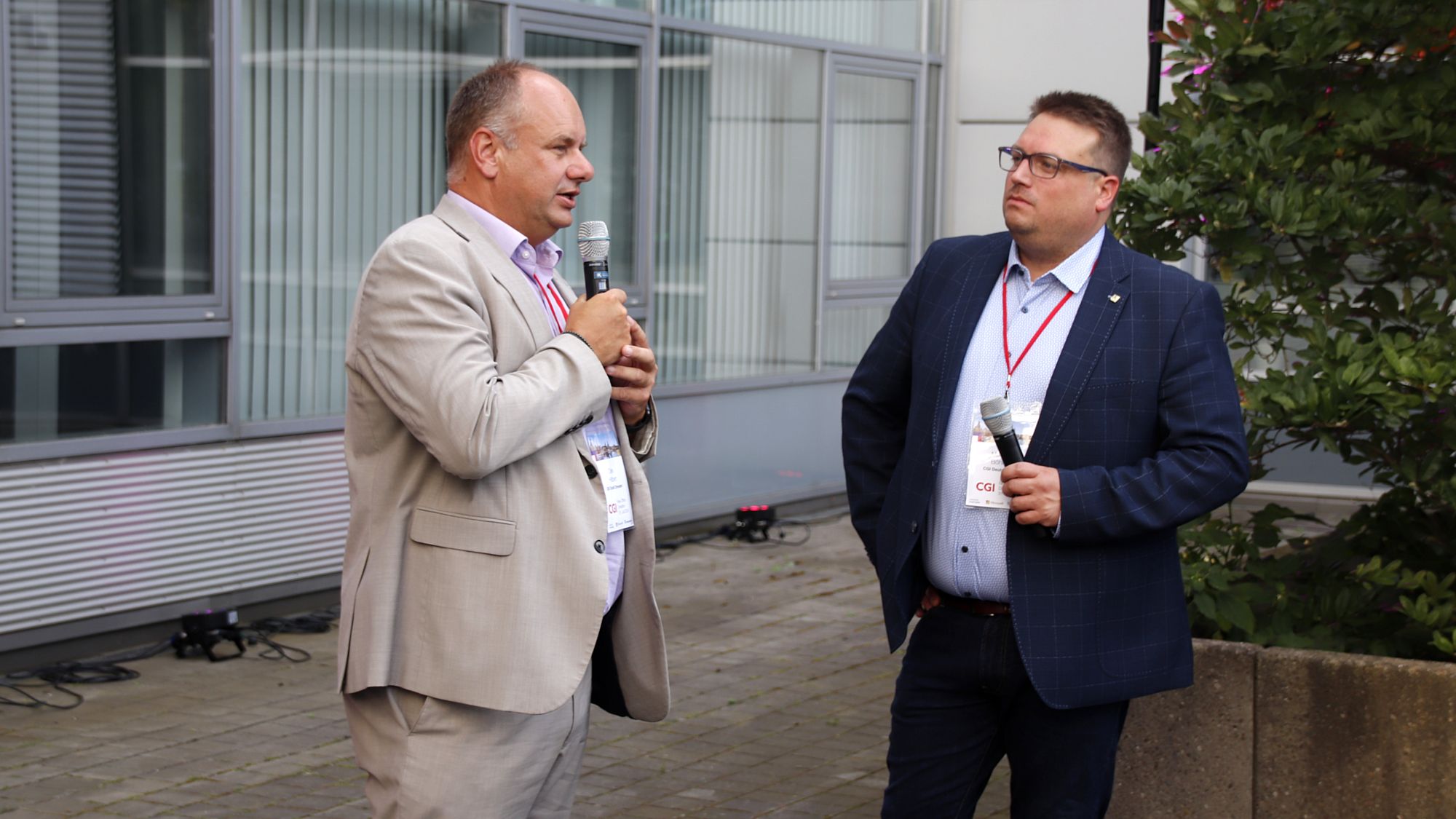 Dirk Hilbert im Gespräch mit Marcus Böhme - Foto: J. Frintert