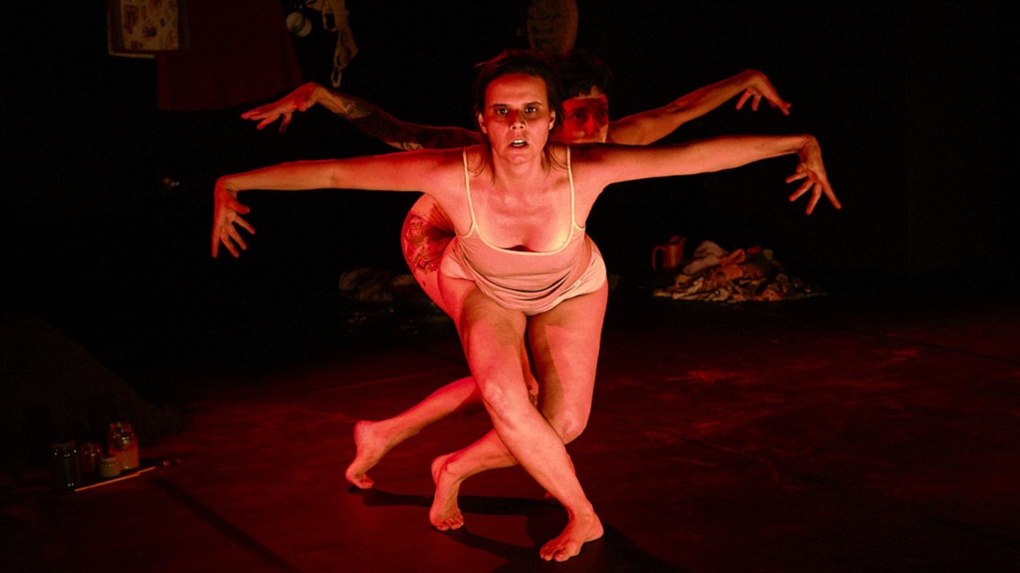 Tanzkünstlerin Renata Mara im Spektakel „Terra Raíz“