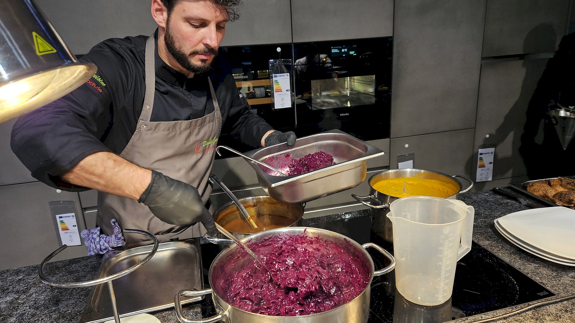 Handgeschnittenes Rotkraut - Foto: J. Frintert