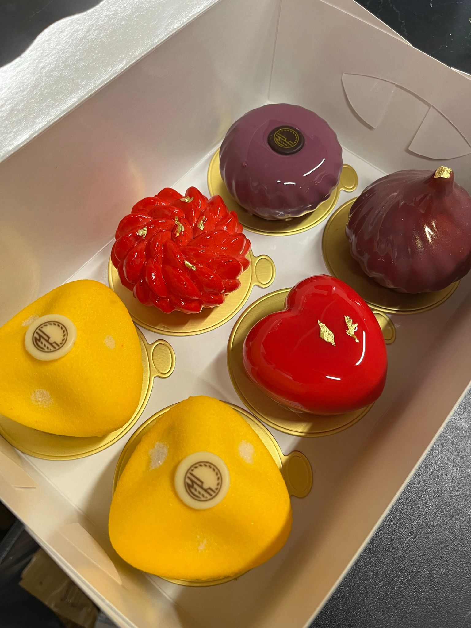 Maria Krauß bietet seit einigen Monaten gut besuchte Kurse an - u.a. zum Thema Moussetörtchen. Foto: Maria Krauß