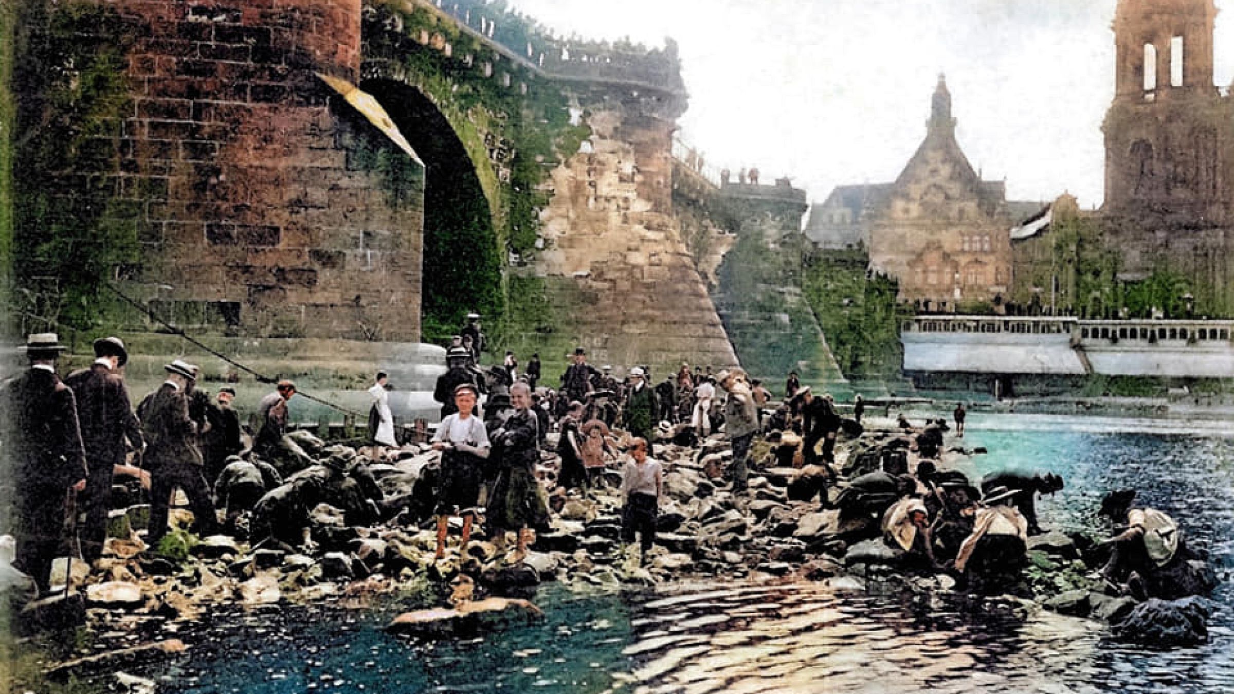 Als die Elbe fast ausgetrocknet war im Jahr 1904 - zeitgenössische Postkarte