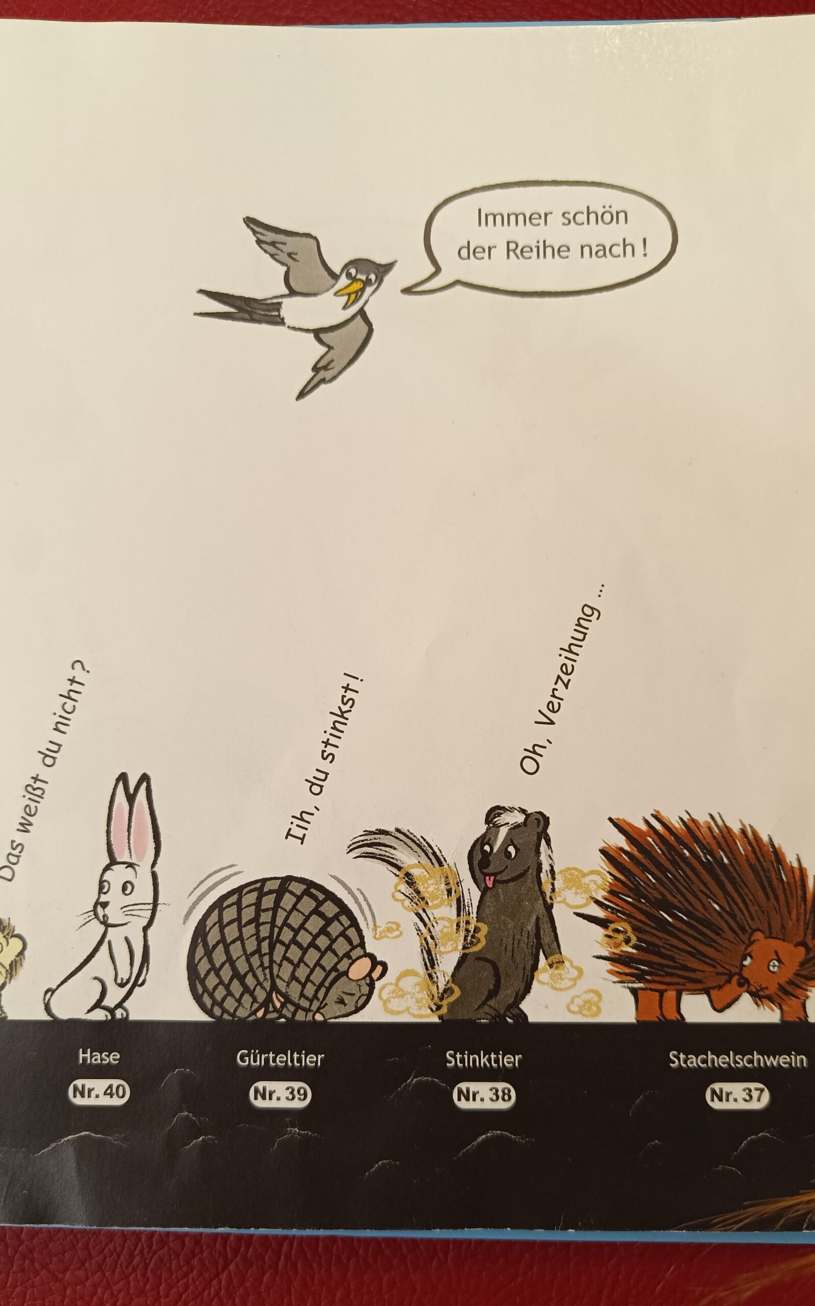 Auch von "Lesestart" empfohlen ist "Bitte anstellen!" von Tomoko Ohmura. 