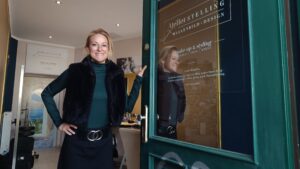 Janine Stelling hat sich als Maskenbildnerin und Makeup-Artist im Laufe der letzten zwölf Jahre ein großes Netzwerk aufgebaut.