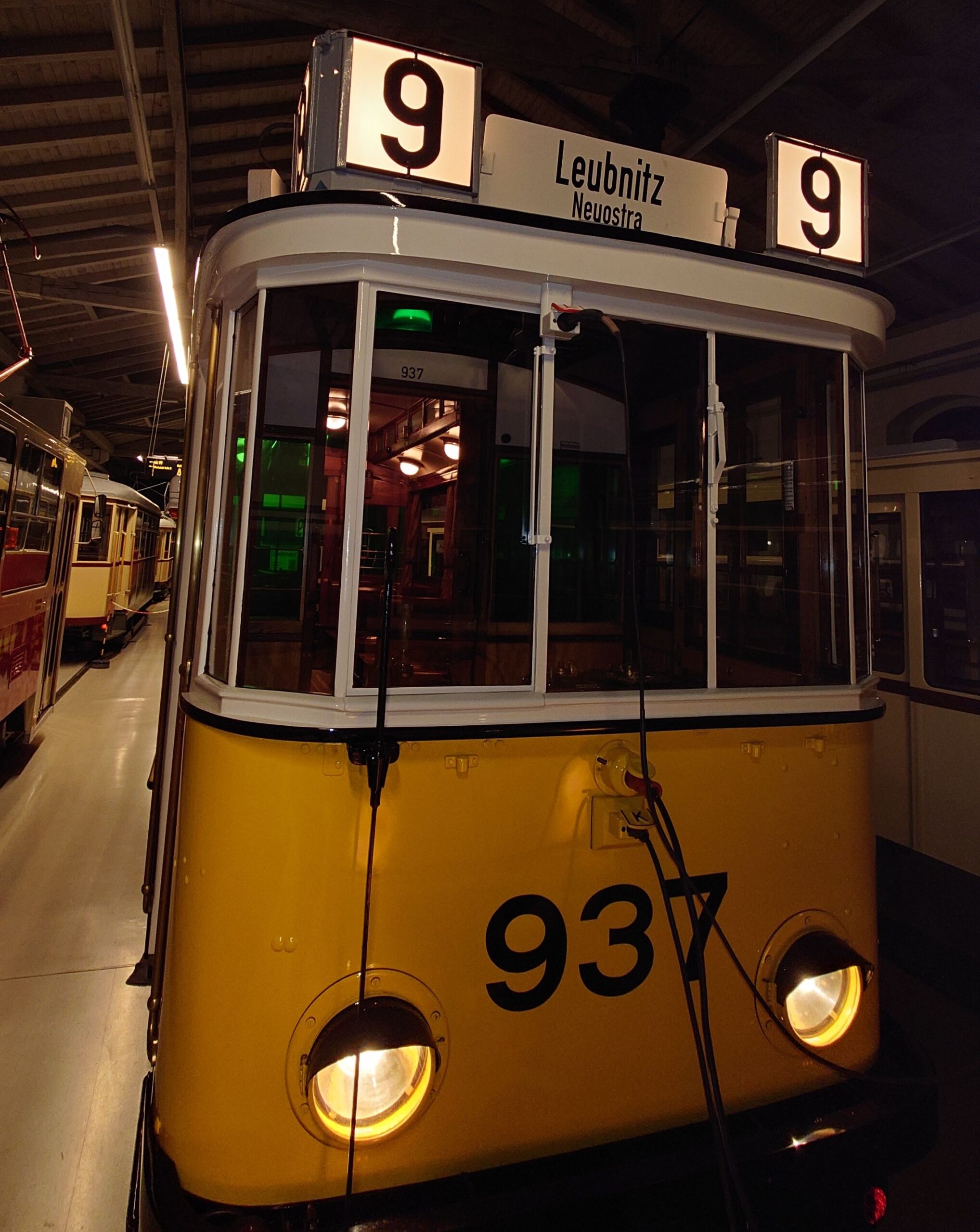 Im Straßenbahnmuseum - Foto: J. Frintert