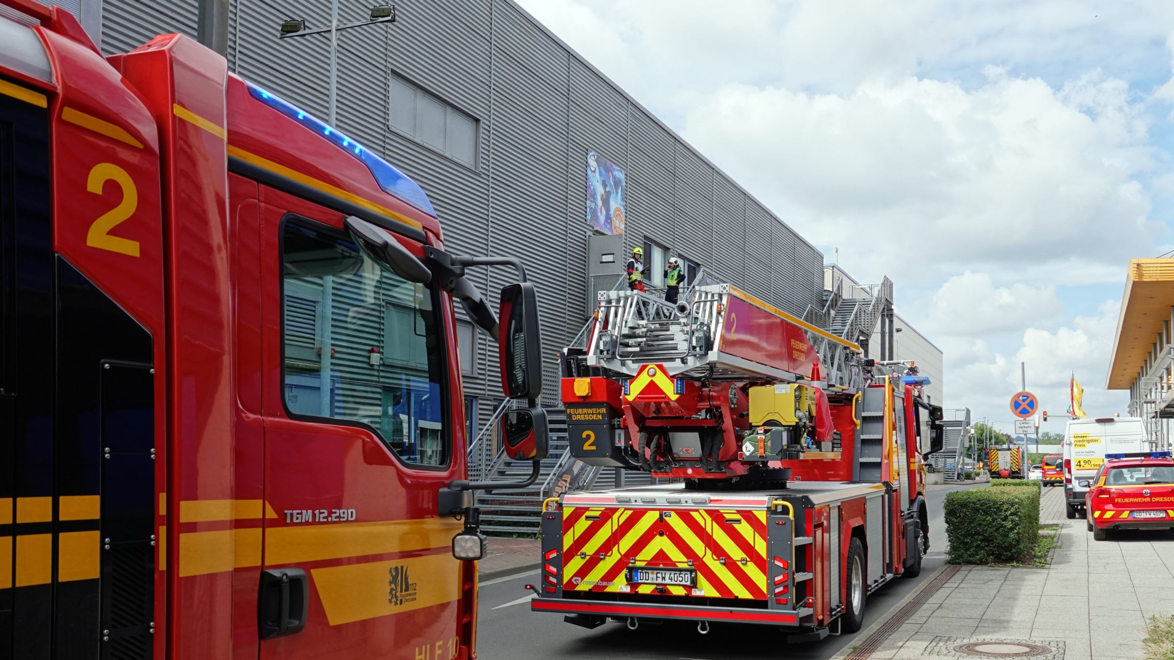 Feuerwehreinsatz im Elbepark am Donnerstagmorgen. Foto: R. Halkasch