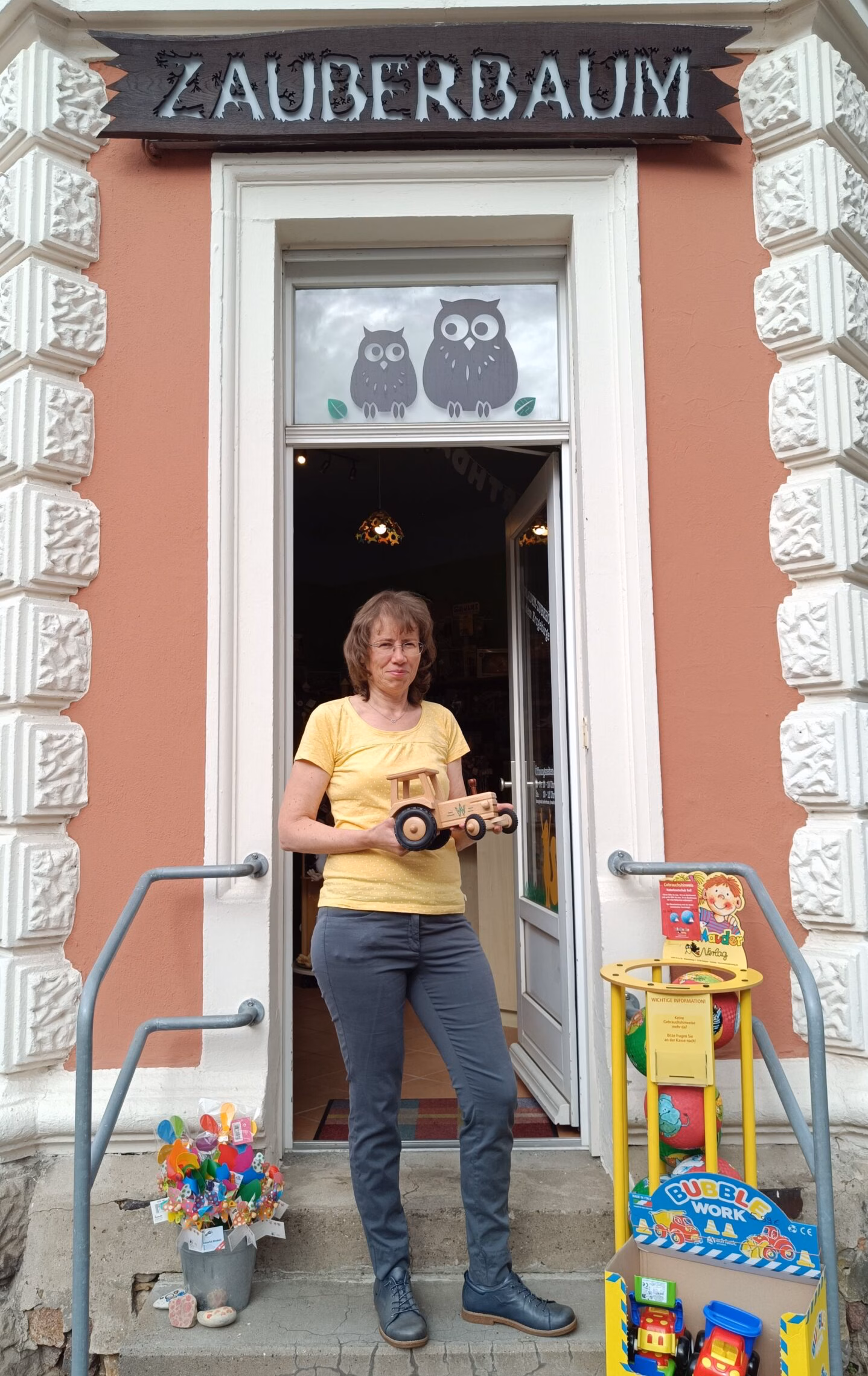 Fokus im "Zauberbaum" liegt auf zeitlosen Spielwaren sowie liebevoll gefertigten Lernspielen.