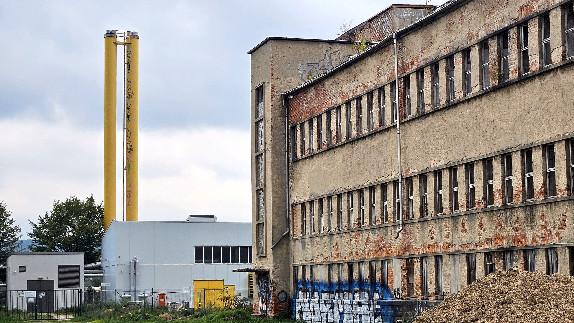 Die Fläche, auf der sich aktuell das Blockheizkraftwerk der Sachsen-Energie befindet, möchte der Investor gern erwerben. Foto: J. Frintert