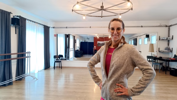 Elena Cencetti ist Tänzerin aus dem italienischen Florenz. Studiert hat sie an der Palucca-Hochschule. Seit 2025 führt sie das Pieschner Tanzstudio "Tanzquelle Elbflorenz". Foto: S. Reichel