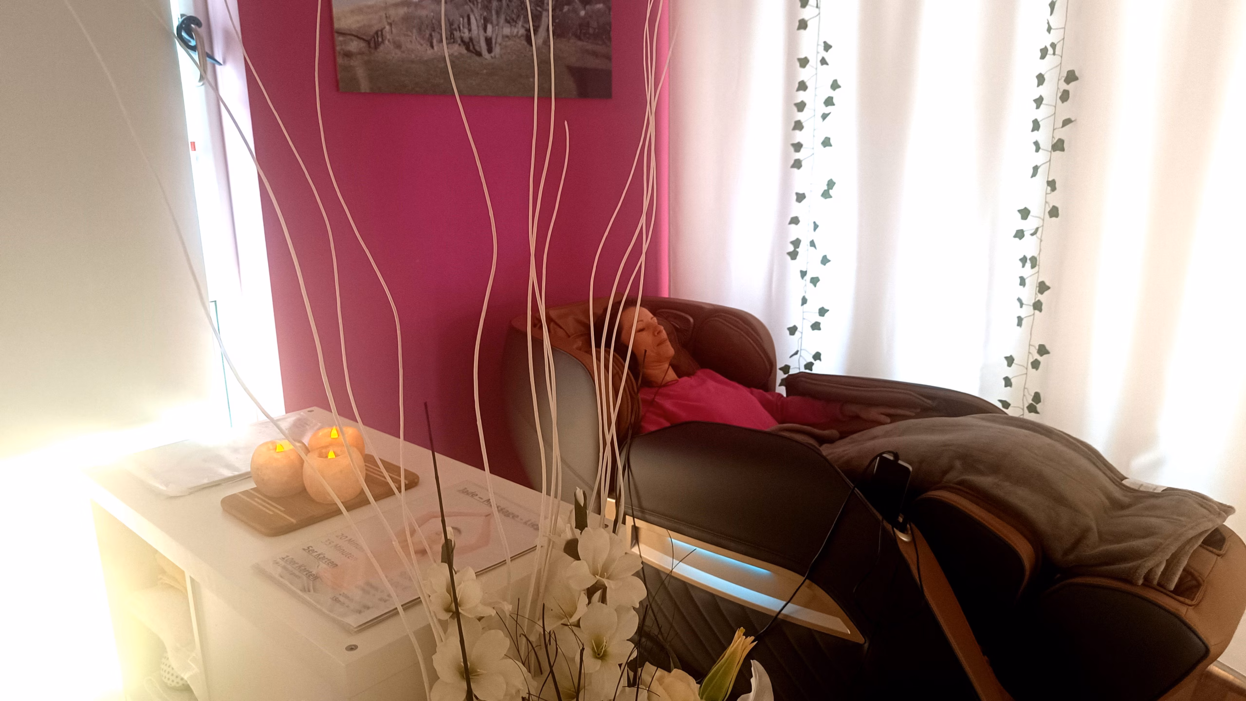 Die Relax Lounge darf man auch ohne Mitgliedschaft im Studio nutzen. Online kann man einen Entspannungszeitraum buchen.