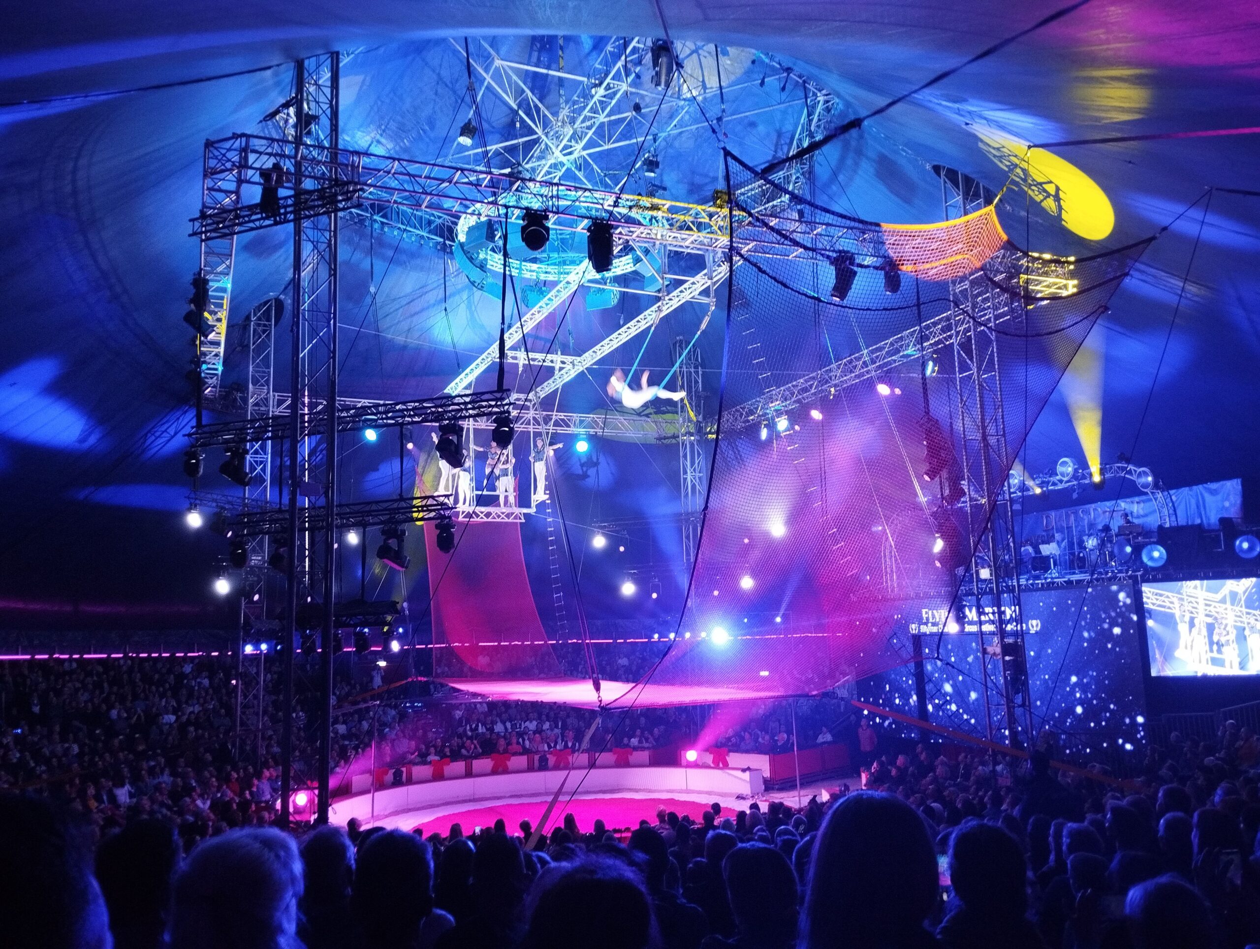 Eines der vielfältigen Höhepunkte war die Artistentuppe "Flying Martinis". Foto: S. Reichel