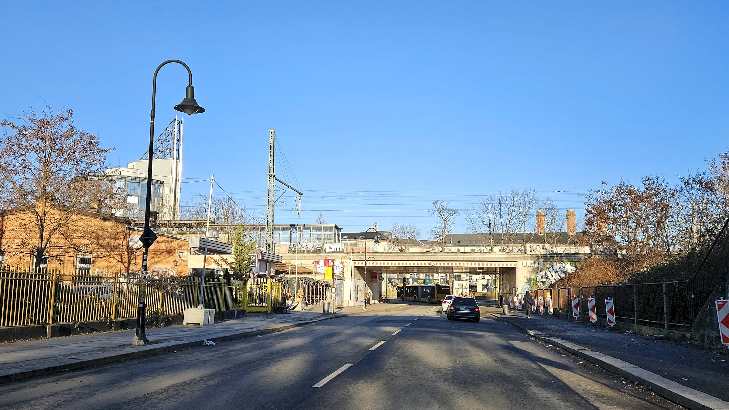 Die Bushaltestellen am S-Bahnhof Pieschen sollen ausgebaut werden - Foto: J. Frintert