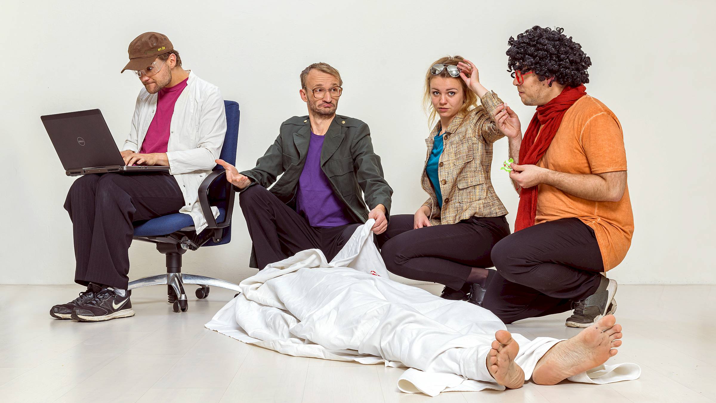 Beim Impro-Krimi bleibt bis kurz vor Schluss unklar, wer der Mörder ist - Foto: Baldauf und Baldauf