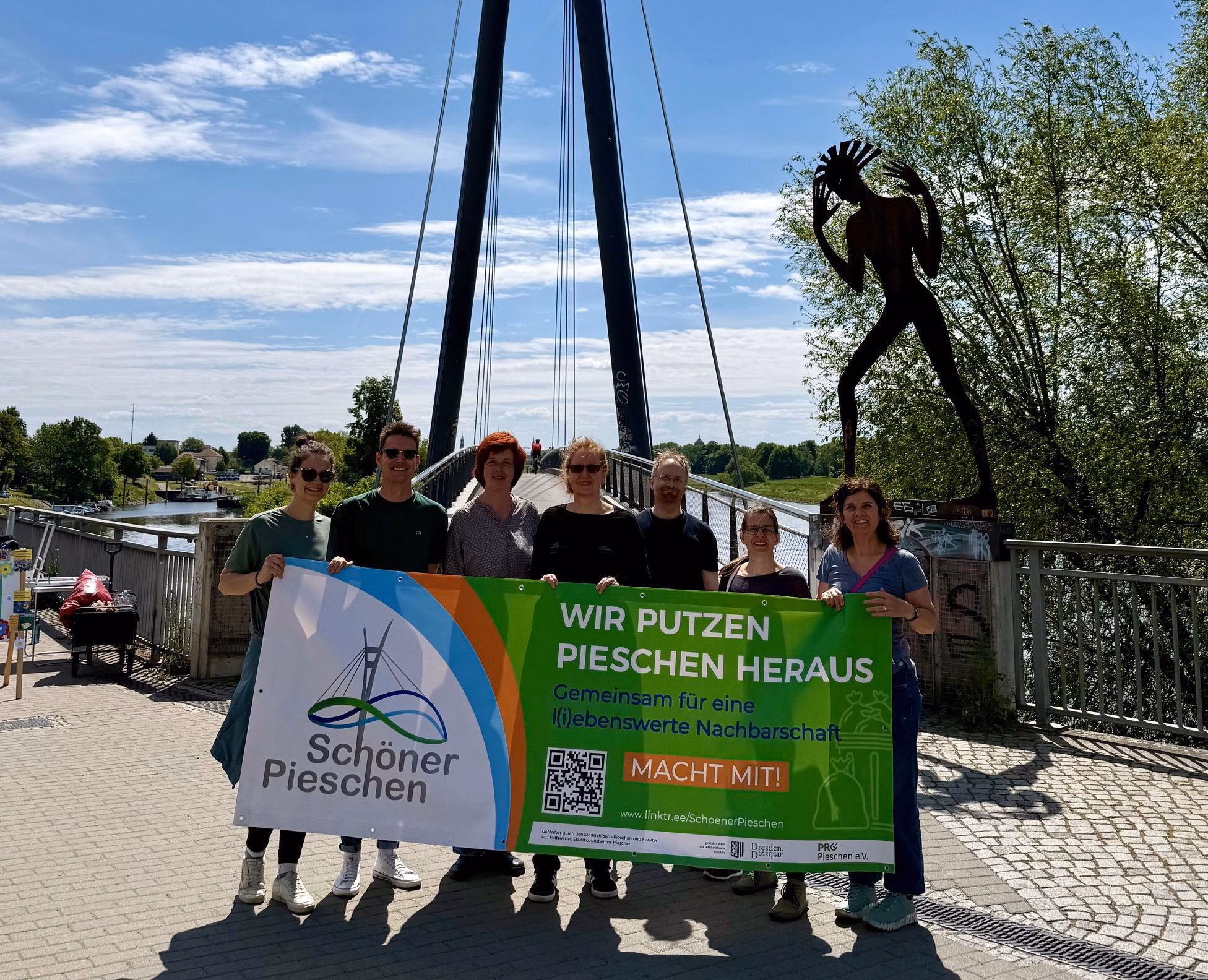 Da freut sich auch Undine: die Müllsammler von Schöner Pieschen