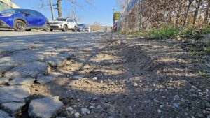 Rumpelpiste Heidestraße soll ab April saniert werden. Foto: J. Frintert
